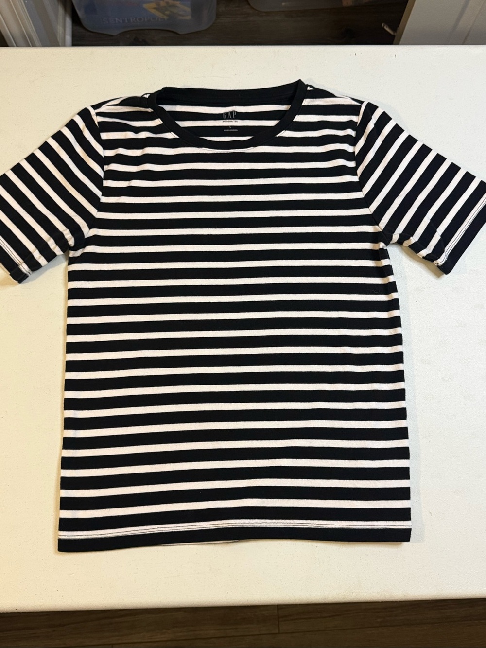 GAP Modern Tee Women’s Large Black White Striped Short Sleeve Crewneck T-Shirt